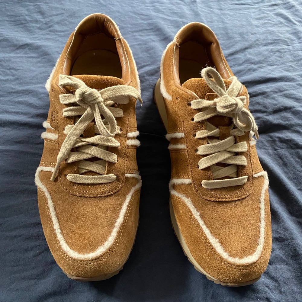 Size 8 men’s ugg sneakers new condition